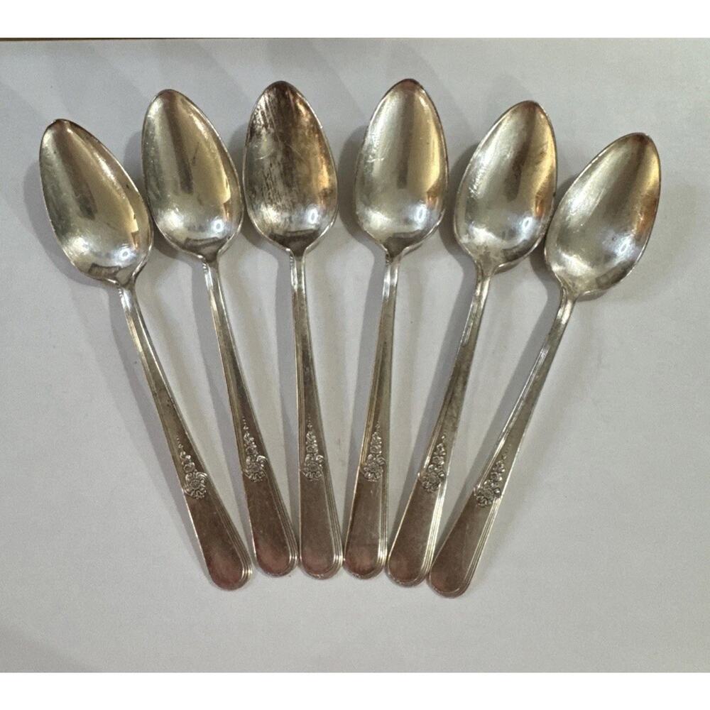 6 Teaspoons Holmes & Edwards Youth International Silverplate Flatware 6 1/8"